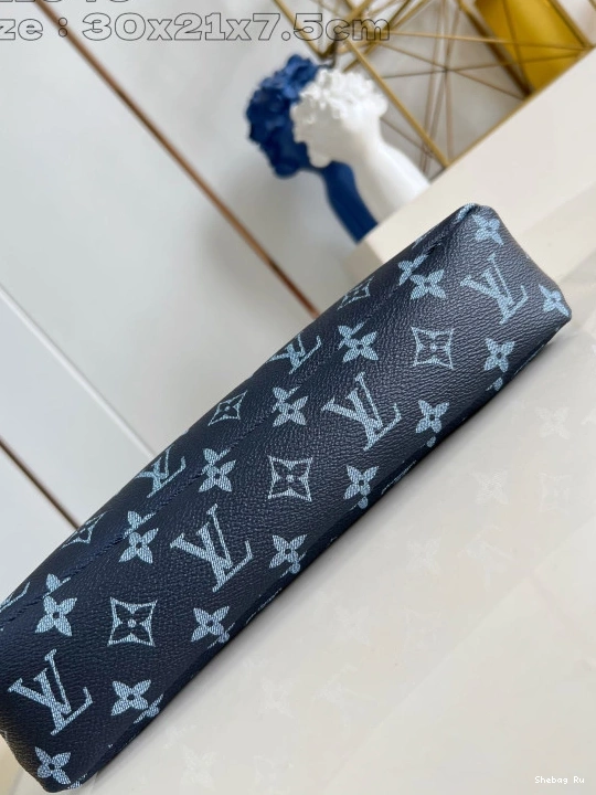 SOUPLE-30*21*7.5CM LOUIS POCHETTE VUITTON VOYAGE 0715